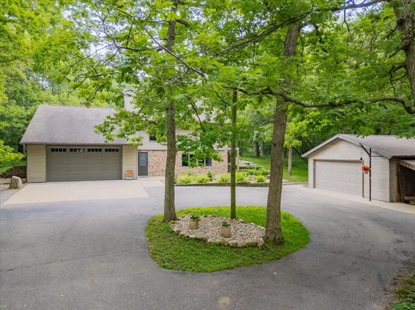 W6951 King Road, Poynette, WI 53955