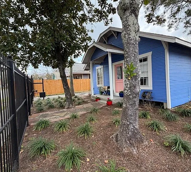 520 W 14th St — Photo 17