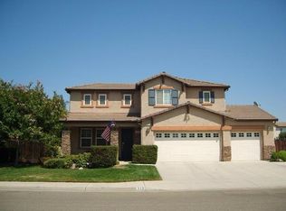 2431 Greenfield Ave, Clovis, CA 93611