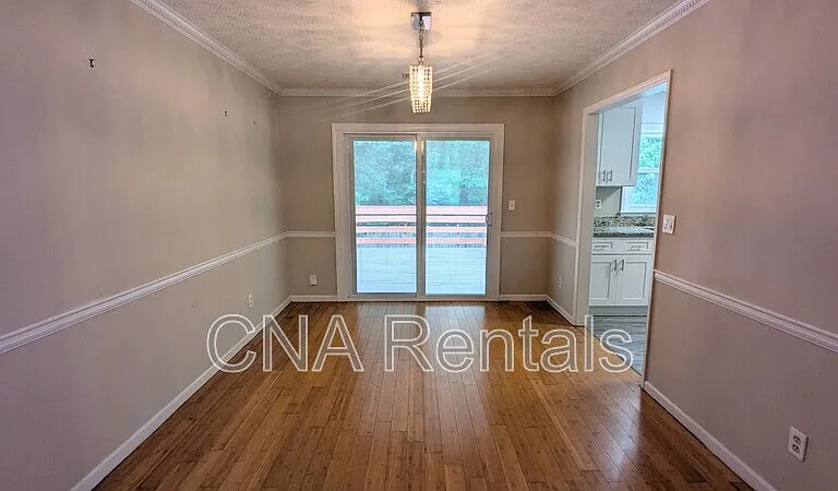 4635 Hampton Square Dr — Photo 6
