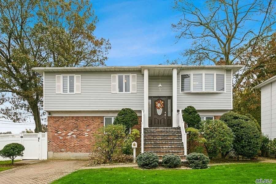 1st image of 2796 Woods Ave
