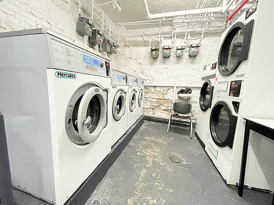 Rented by Bruma Realty LLC | media 9