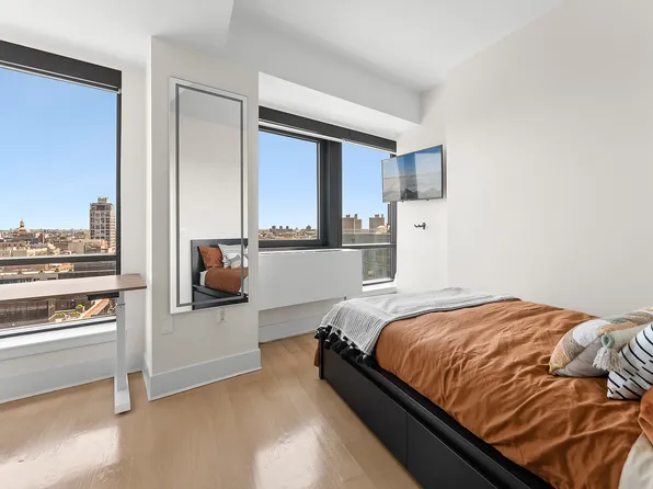 440 Kent Avenue image 8 of 13