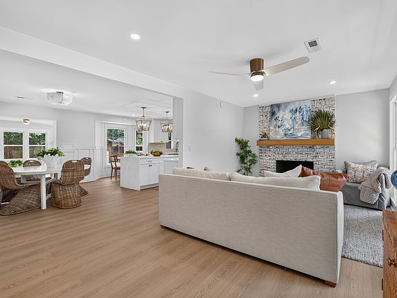 4th image of 1456 Waterway Ct