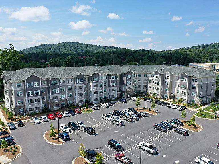 Skyland Exchange Apartments — Photo 30