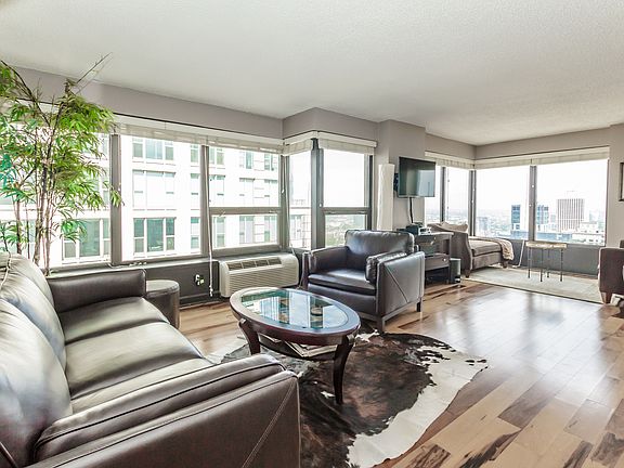 3rd image of 30 E Huron St APT 5107
