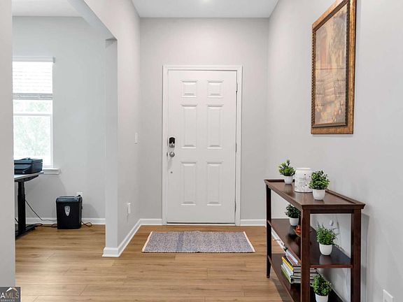 5th image of 660 Groover St