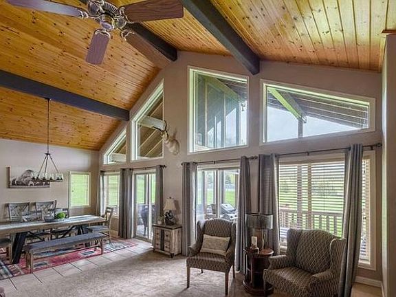 3rd image of 886 Vista West Dr
