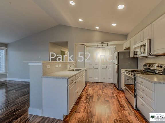 2nd image of 1115 N I St APT 305