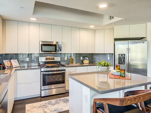 High Line at Hughes Center Apartments