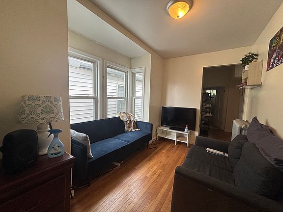 5th image of 375 Prospect St #2