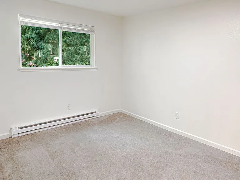 The Texas St Apartments — Photo 9
