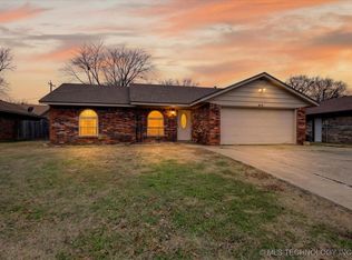413 Nebraska Ct, Bartlesville, OK 74006