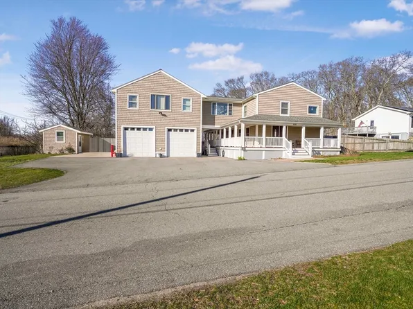 466 Dickinson St, Fall River, MA 02721