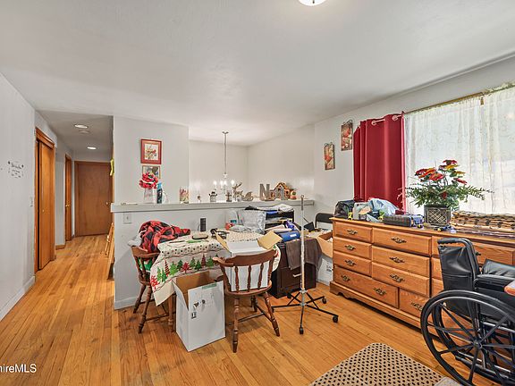4th image of 81 Calumet St