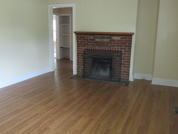 3rd image of 284 Shenandoah Dr