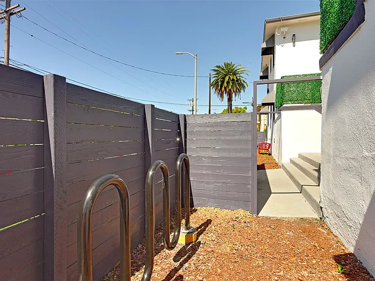 4233 Burns Ave — Photo 21