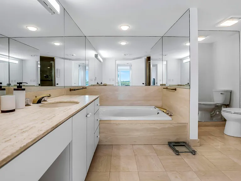 4201 N Ocean Blvd #203 — Photo 44