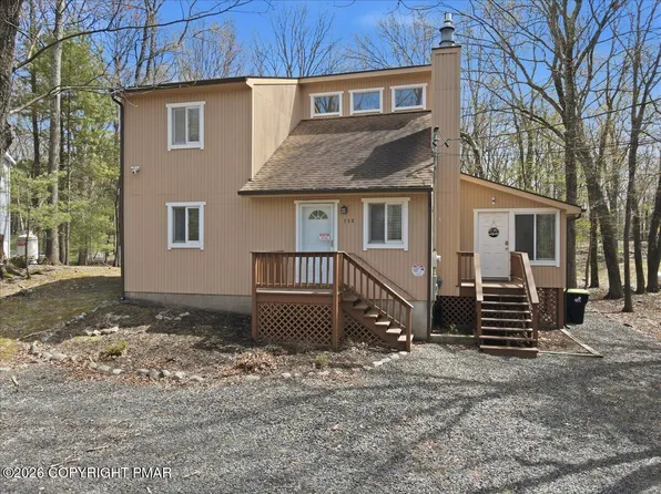 116 Clubhouse Dr, East Stroudsburg, PA 18302
