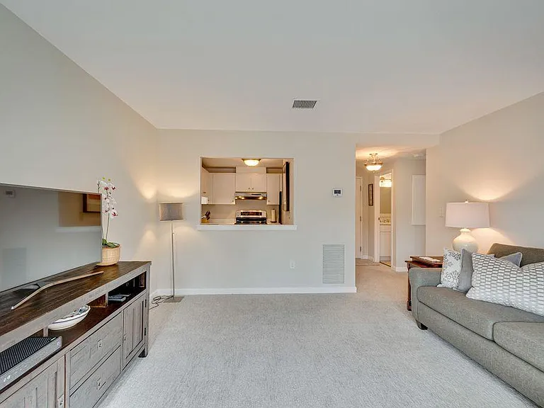 1 Watermill Pl #518 — Photo 12