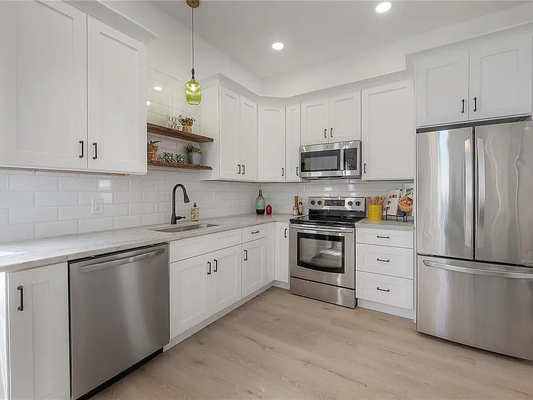 408 E Amelia Ave — Photo 13