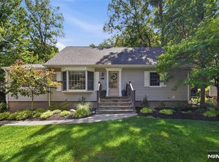 49 Skytop Dr, Mahwah, NJ 07430