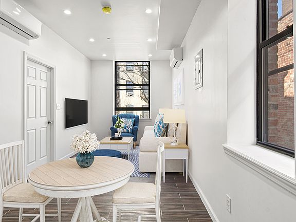 4th image of 1065 Clay Ave #3