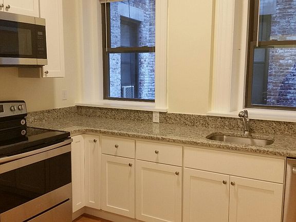 3rd image of 1463-1465 Beacon St #14F