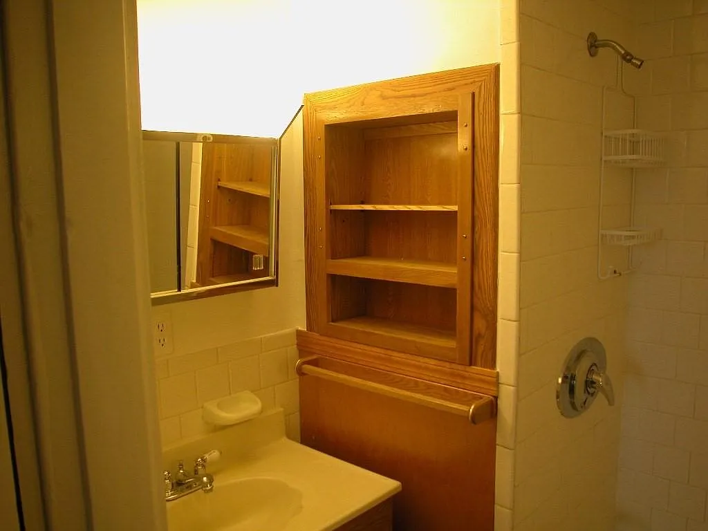 1 bed, 1.0 bath, 400 sqft, $1,750 — Photo 2