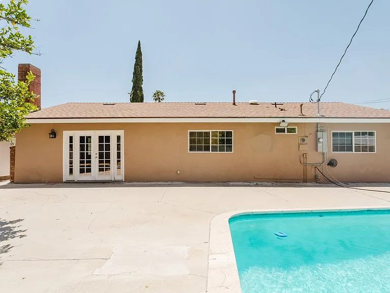 9540 Debra Ave — Photo 50