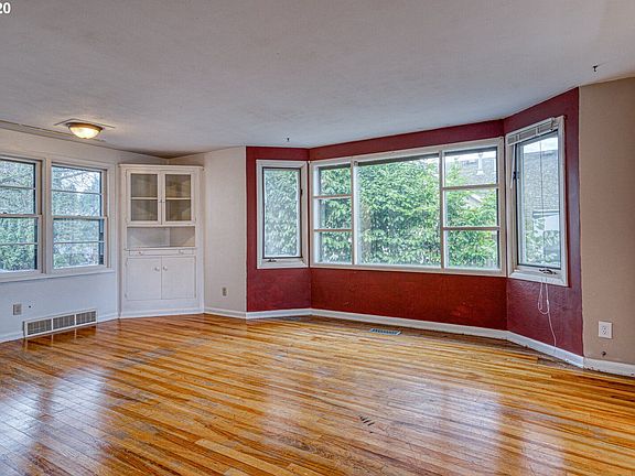5th image of 424 Illinois Ave NE