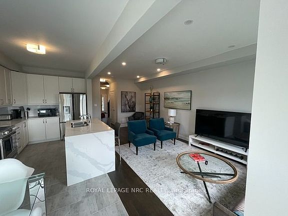 5th image of 4839 Pettit Ave