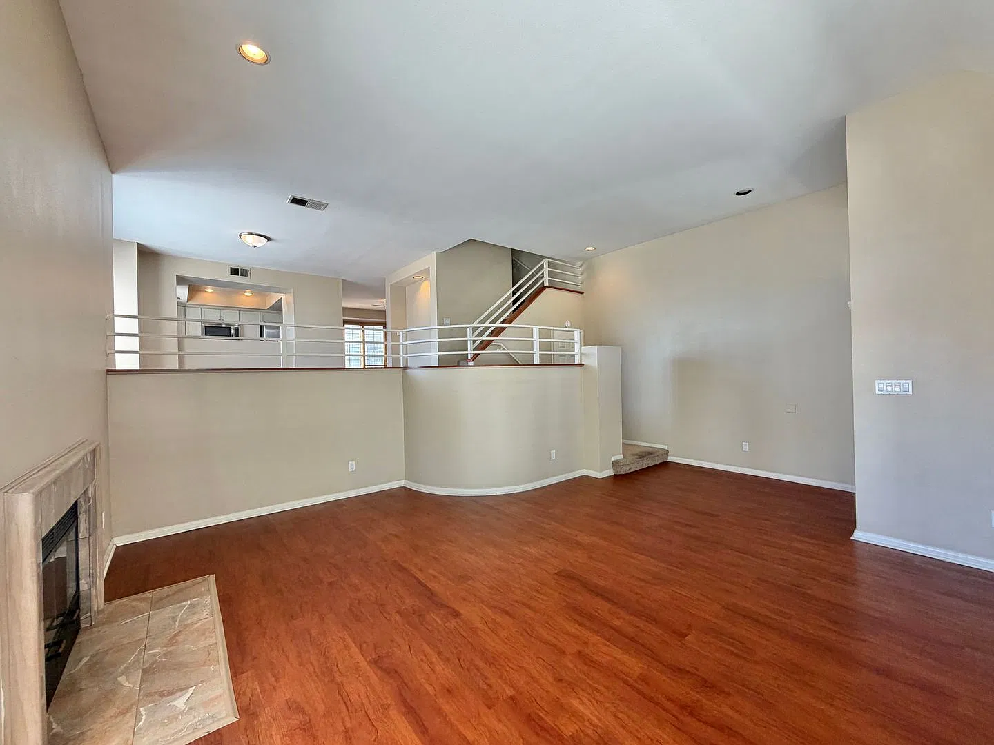 Beautiful Multi-Level Townhome in UTC! — Photo 4