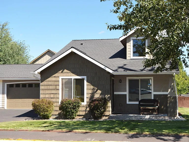 780 E Cascade Ave — Photo 3