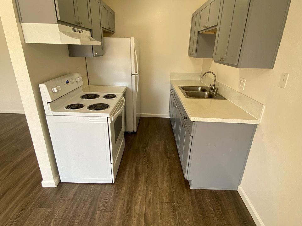 1st image of 2039 L Ave APT 10