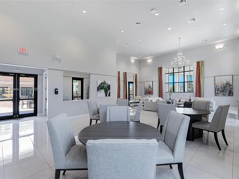 10199 Akenside Dr — Photo 24