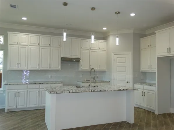 1823 Nomas St, Dallas, TX 75212