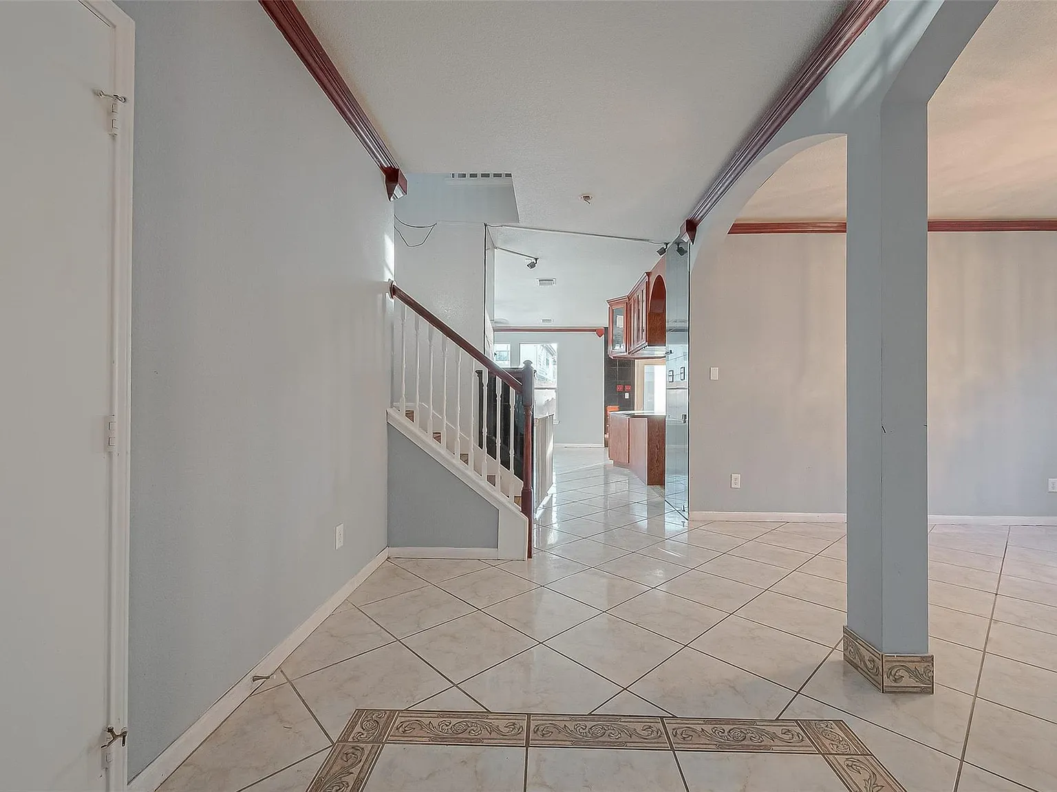 5 bed, 3.0 bath, 3468 sqft, $3,000 — Photo 3
