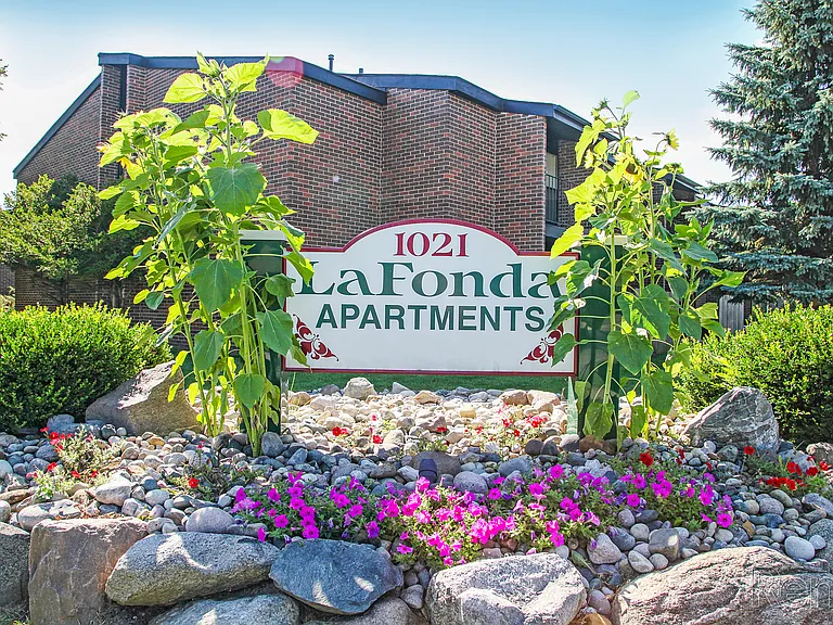 LaFonda Apartments — Photo 40