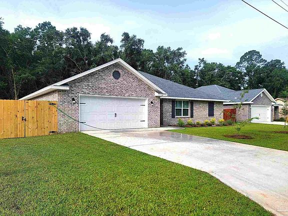 2nd image of 825 Maple Woods Cir
