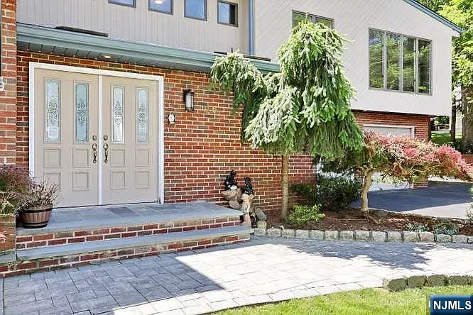 5 bed, 4.5 bath, $5,000 — Photo 3