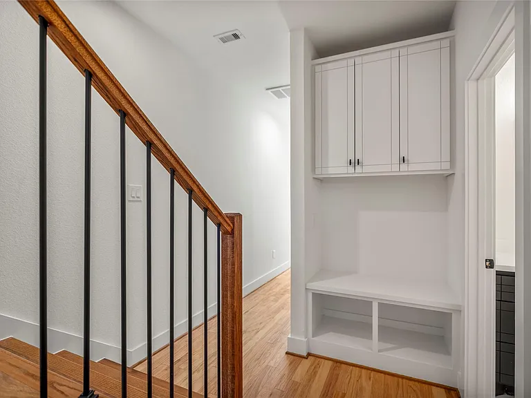 6320 Del Rio St — Photo 5