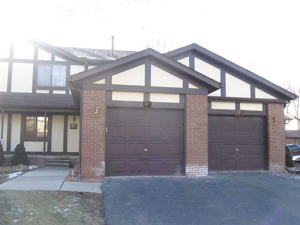 1st image of 33 Parkplace Central Unit 33