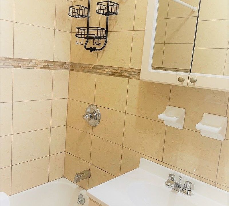 1st image of 3036 42nd St APT 3R