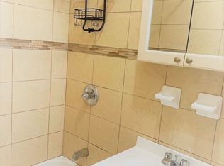 3036 42nd St APT 3R, Astoria, NY 11103