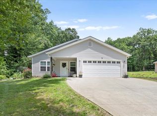 232 Mosley St, Campobello, SC 29322