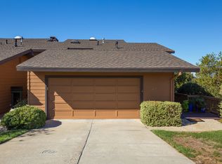 25 Hallmark Cir, Menlo Park, CA 94025