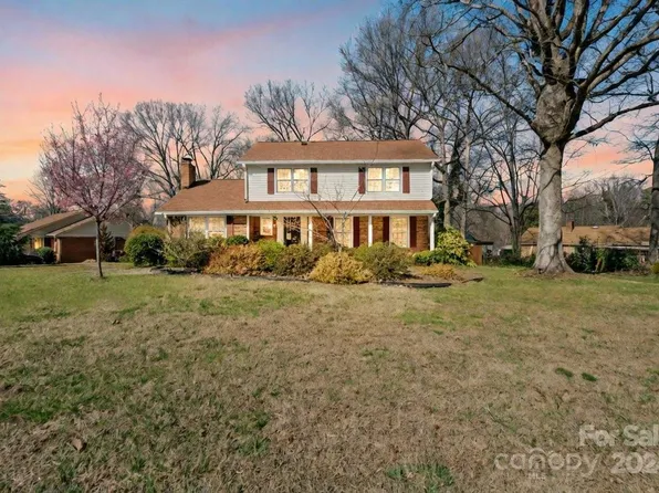 1123 Carysbrook Ln, Charlotte, NC 28217