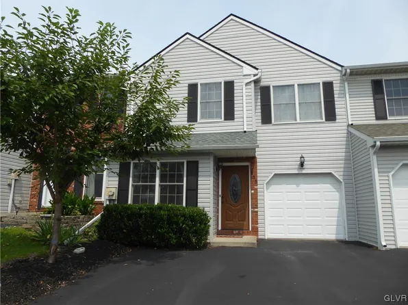 155 Village Walk Dr, Macungie, PA 18062