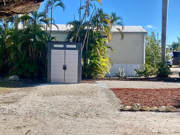 5th image of 1119 Periwinkle Way Unit 174